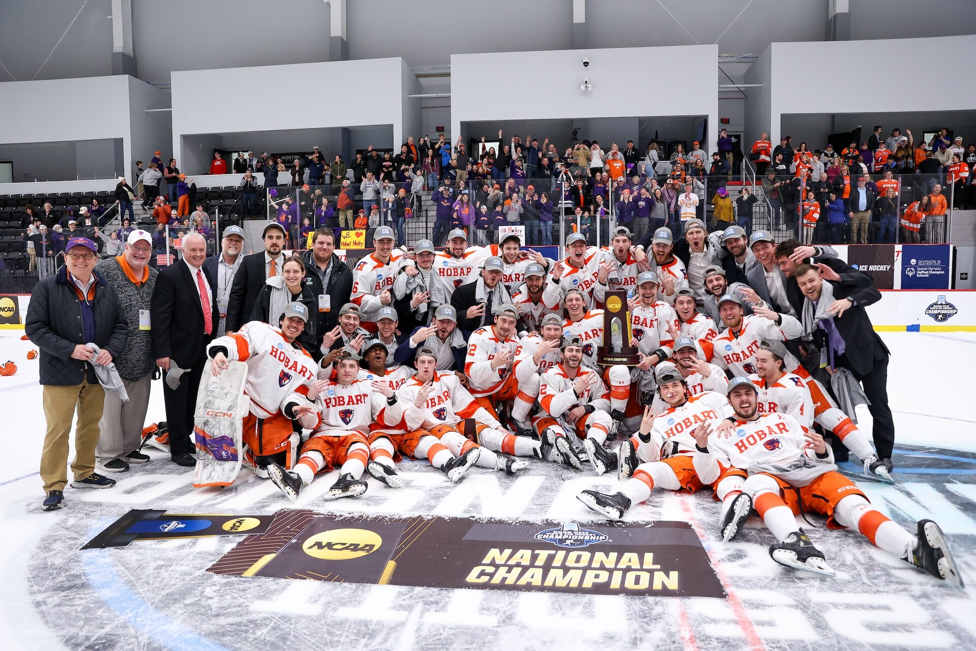 Hobart wins 2025 NCAA DIII men's hockey championship